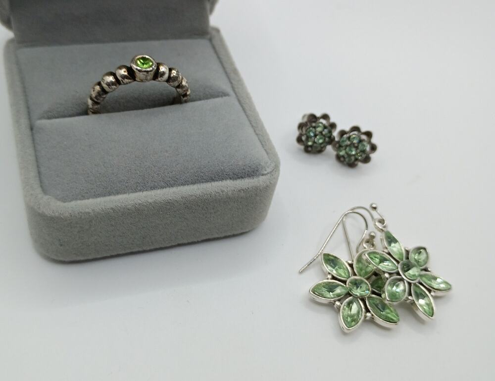 Green Rhinestone Jewelry Set – Size 9 Ring + 2 Pairs Earrings